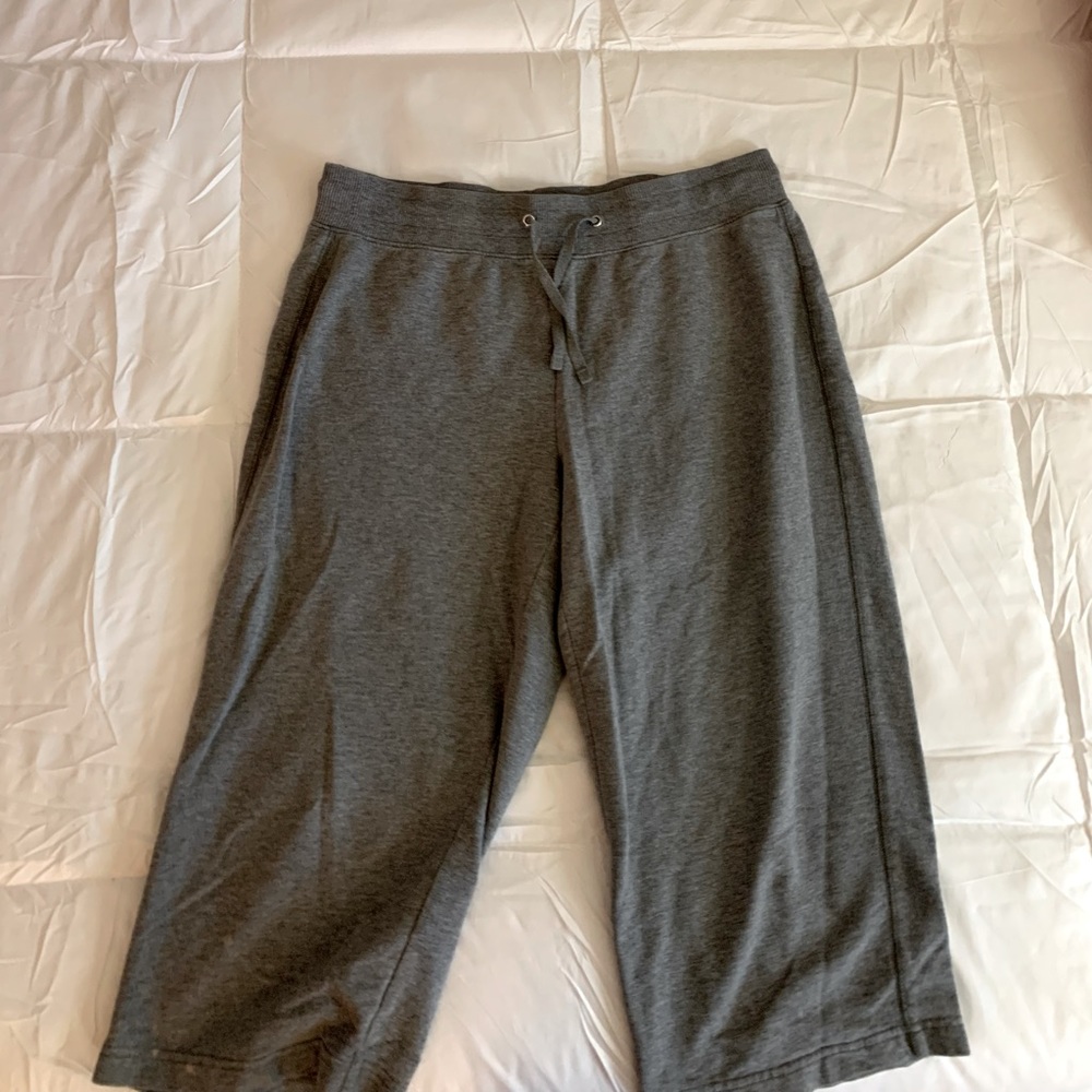 Capri lounge pants